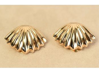 Pair 14k Gold Shell Earrings (CTF10)