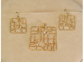 Modern 18K Gold Pendant And Earrings (CTF10)