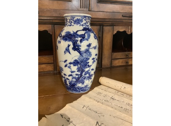 Antique Japanese Arita Porcelain Vase (CTF10)