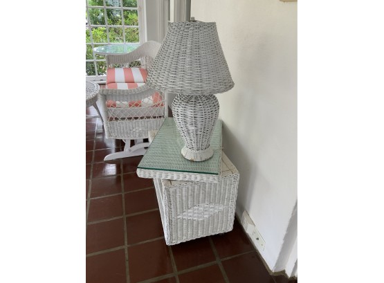 Vintage Wicker Stand & Lamp (CTF10)