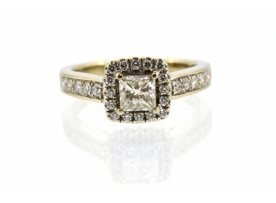 14k Halo Style Princess Diamond Ring ((CTF10)