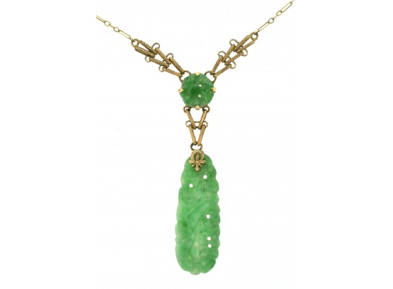 Carved Green Jade Necklace (cTF10)
