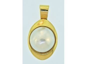 14k Gold Mabe Pearl Pendant (CTF10)