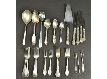 35 Pieces Of Sterling Silver Flatware, 33.75 Ozt (CTF10)