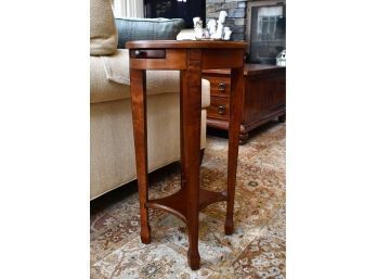 Contemporary Oval End Table With Pull Out Slide (CTF10)