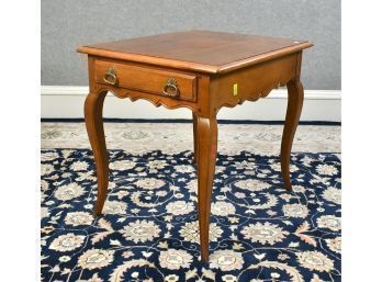 Henredon Fruitwood French Style Side Table (CTF10)