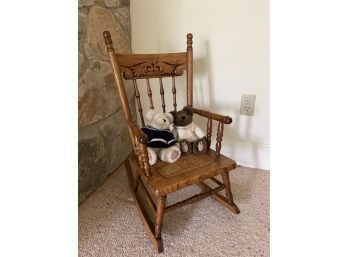 Vintage Childs Rocking Chair (CTF10)