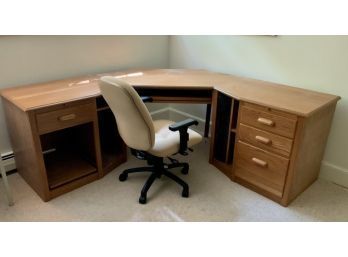 Riverside Furniture Oak Corner Desk With Chair  (CTF30)