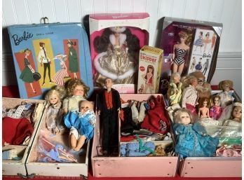 Vintage Barbies And Other Dolls (CTF20)