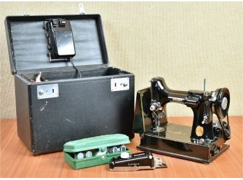 Singer Sewing Machine 221 (CTF10)
