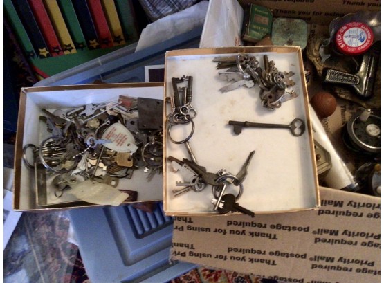 Antique Keys And Collectibles (CTF10)