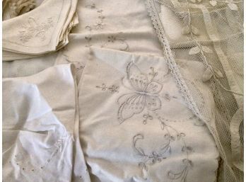 Vintage Lot Of Linens(CTF10)