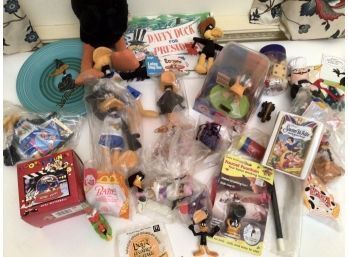 Walt Disney And Looney Tunes Collectibles (CTF10)