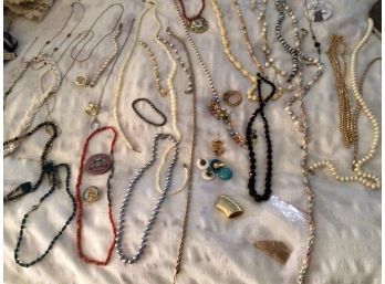 Gold Chain And Costume Jewelry (CTF10)