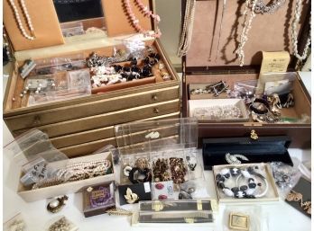 Vintage And Costume Jewelry (CTF10)