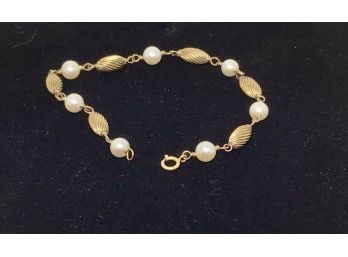 Gold And Pearl Bracelet (CTF10)