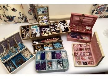 Costume Jewelry And Jewelry Boxes (CTF10)