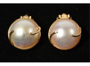 Pair 14k Gold Mabe Pearl Earrings (CTF10)