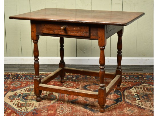 18th C. New England Maple And Pine Tavern Table (cTF10)