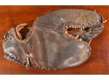 Antique Rawlings Baseball Glove (CTF10)