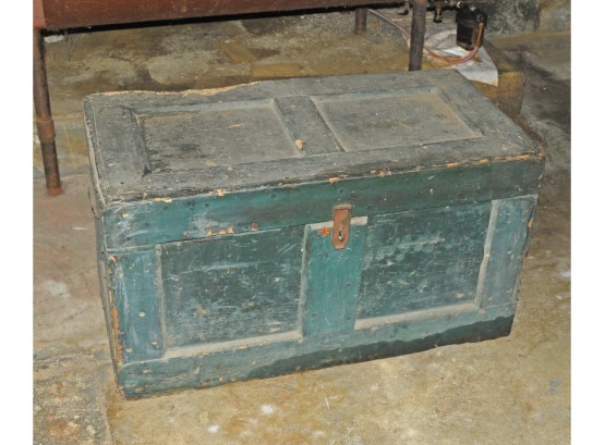 Antique Carpenters Tool Chest In Old Green Paint