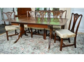 Duncan Phyfe Style Mahogany Dining Table (CTF30)