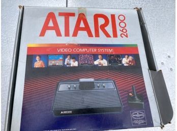 Vintage Atari 2600 Console And Games (CTF20)