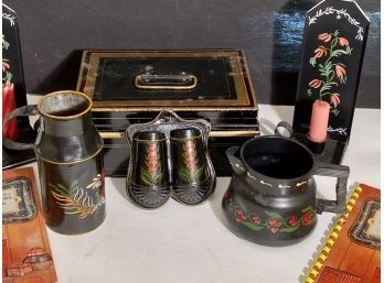 Vintage Painted Tin Collectibles (CTF10)