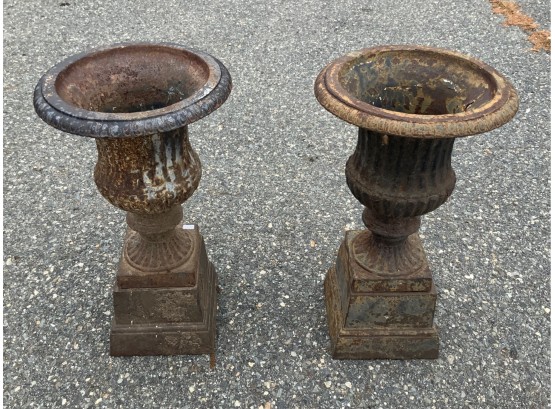 Pair Of Small Antique Iron Garden Urns, 1 Of 2 (CTF20)
