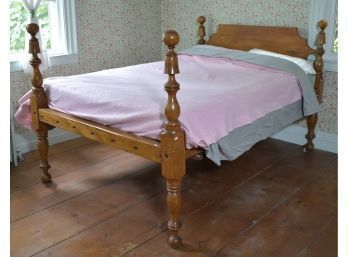 Birdseye Maple Cannonball Bed, Three-quarters Size (CTF40)