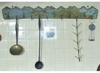 Antique Blue Painted Wall Rack With Utensils (CTF10)
