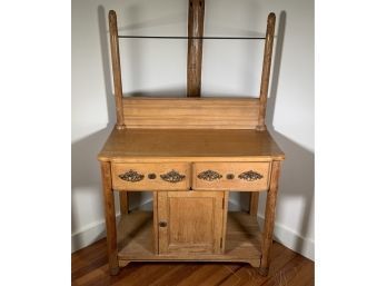 Antique Washstand With Towel Bar (CTF20)