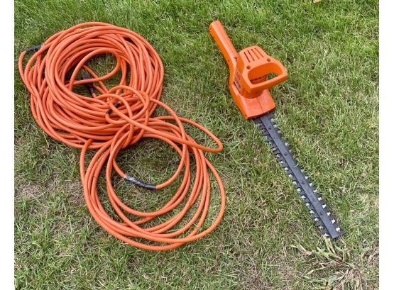 Black And Decker Hedge Trimmer (CTF10)