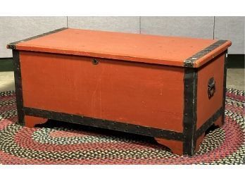 Vintage Country Cedar Lined Storage Box (CTF20)