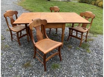 19th C. Sheraton Tiger Maple Drop Leaf Dining Table And Four Chairs (CTF40)