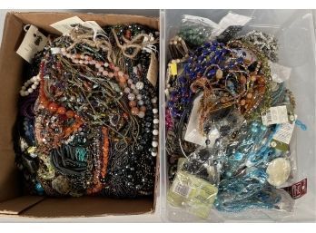 Costume Necklaces And Beading Strands, 1 Of 4 (CTF10)