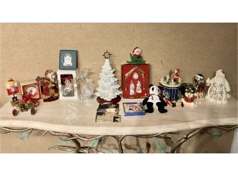 Collection Of Christmas Decorations, 1 Of 4(CTF10)