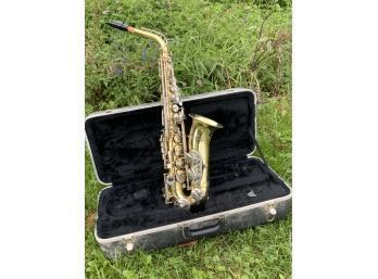Olds Saxophone In Case (CTF10)