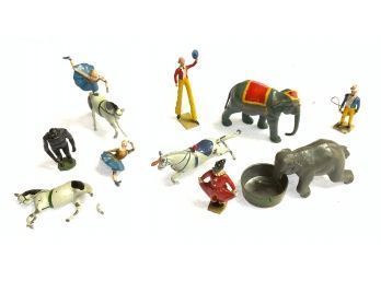 Britains Lead Circus Act Figures, 12 Pieces (CTF10)