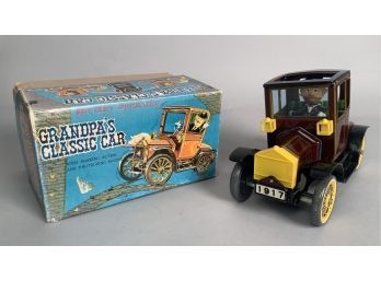 Vintage Showa Granpa's Classic Battery Operated Car With Box (CTF10)