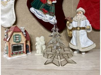 Christmas Decorations And Stockings, 4 Of 4(CTF10)
