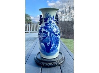 Antique Blue And White Chinese Vase (CTF20)