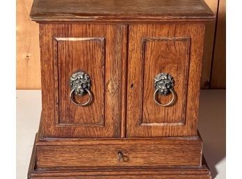 Small Oak Cabinet (CTF20)
