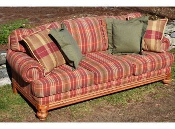 Broyhill Three Cushion Plaid Sofa (CTF40)