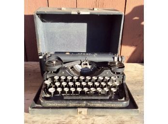 Antique Underwood Typewriter (CTF10)