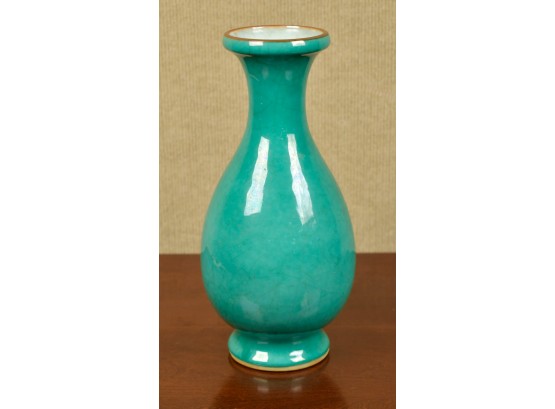 Antique Chinese Apple Green Celadon Porcelain Vase (CTF10)