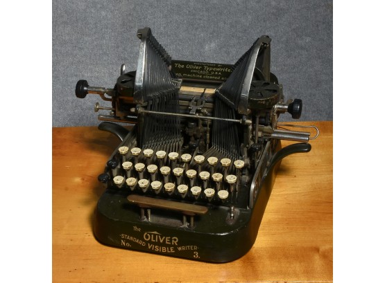 'The Oliver Typewriter Co.' No. 11 Old Manual Typewriter