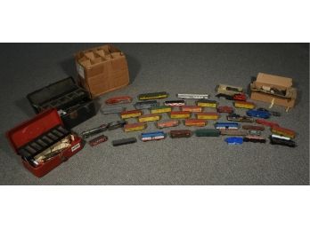 HO Train Set With Accessories