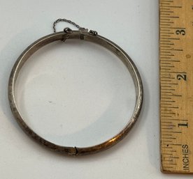 Antique/vintage Sterling Silver Hinged Bracelet, Simple Plain Design.  Safety Chain. Tarnished.