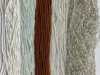 Seed Bead Hank Lot, Multiple Colors, Snowhill Auctions, 120 Lots, Closes 2/8 At 8:15ET